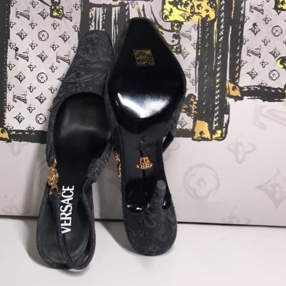 New Authentic Versace Barocco Pumps in black and grey jacquard - Picture 6 of 9